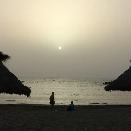 Flores 4 بيت للعطل